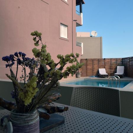 Mithos Premium Rooms Agia Marina Eksteriør billede