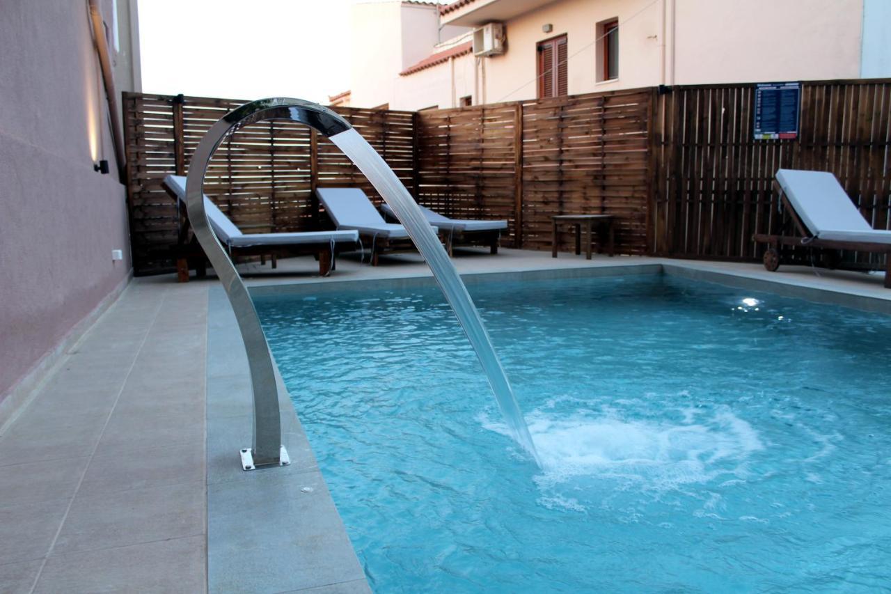 Mithos Premium Rooms Agia Marina Eksteriør billede