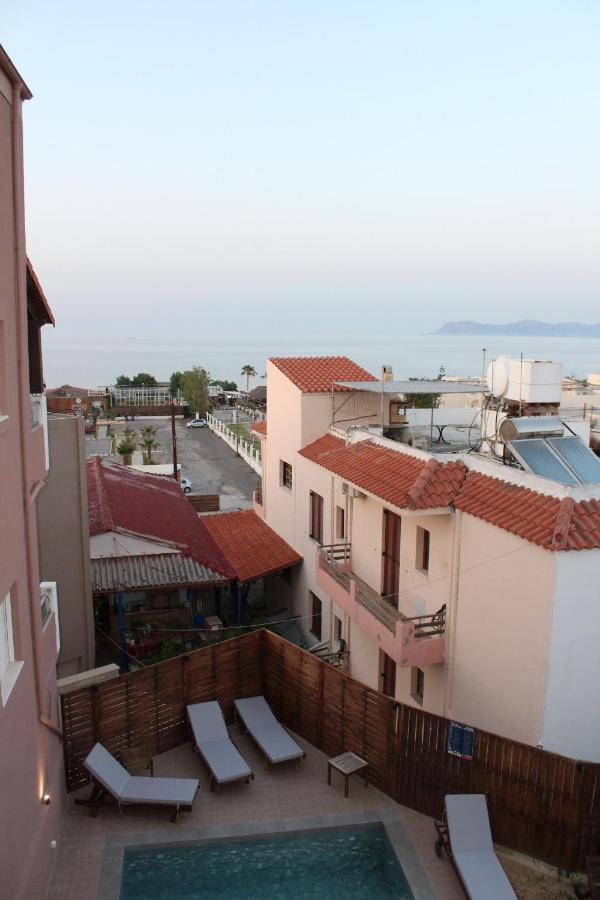 Mithos Premium Rooms Agia Marina Eksteriør billede