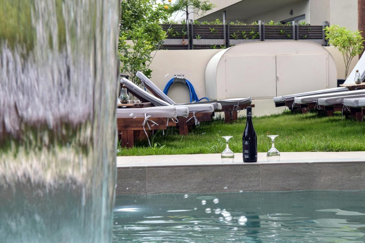 Mithos Premium Rooms Agia Marina Eksteriør billede