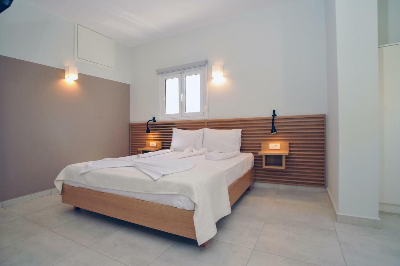 Mithos Premium Rooms Agia Marina Eksteriør billede