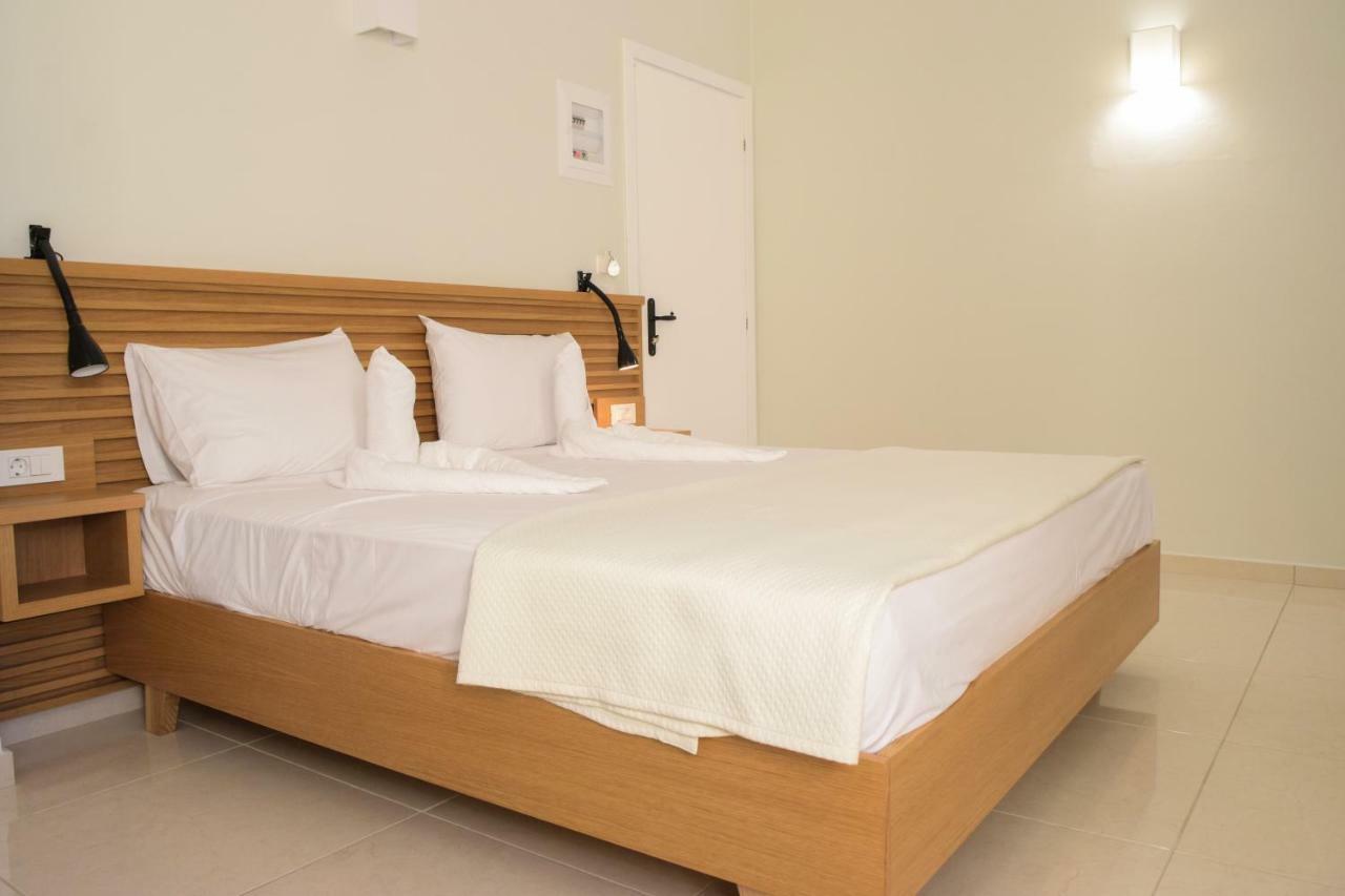 Mithos Premium Rooms Agia Marina Eksteriør billede